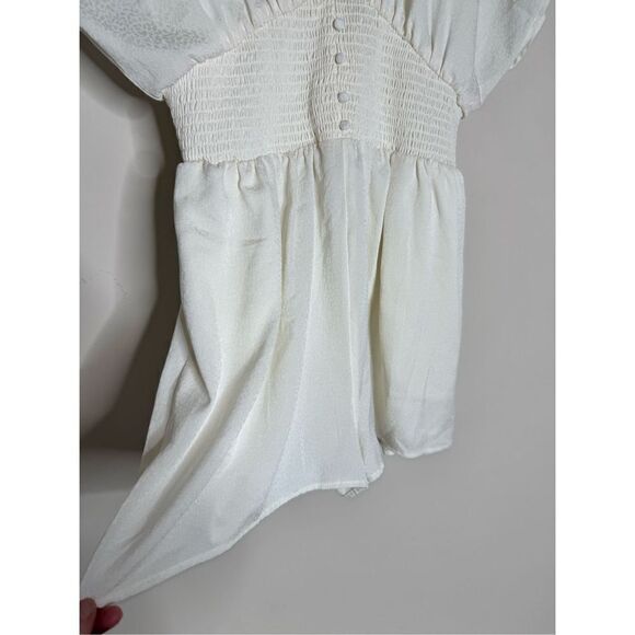 Express white v neck romantic romper sz M - Picture 7 of 13